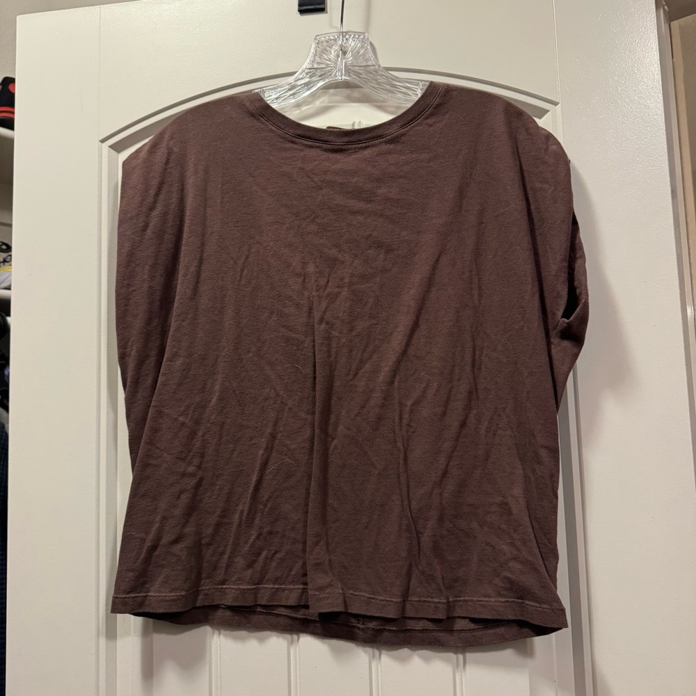 Nuuds muscle tee in coffee size small